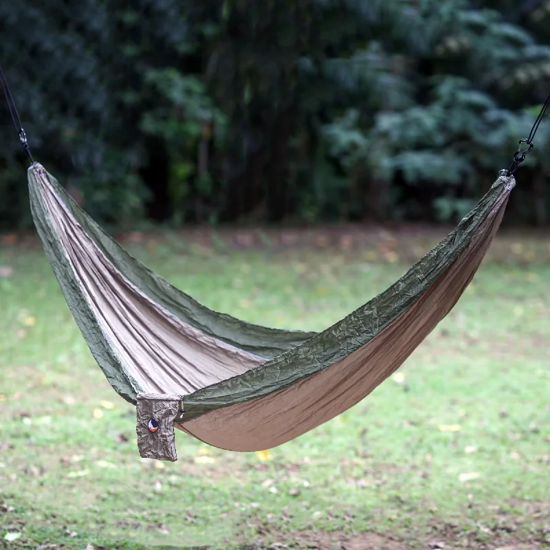 - Natural latex pet mattressJungle Dreams Portable Parachute Fabric Hammock Khaki Army Green (Single)